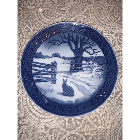 Royal Copenhagen Other - Vintage Royal Copenhagen Christmas Plate 1971 - Hare In Winter